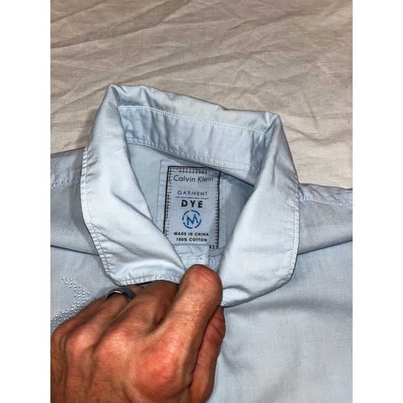 Calvin Klein Light Blue Long Sleeve Button Down Shirt Mens Medium Garment Dye - Picture 4 of 9